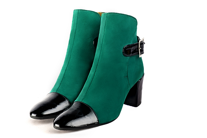 Gloss black and emerald green women's ankle boots with buckles at the back. Round toe. Medium block heels. Front view - Florence KOOIJMAN